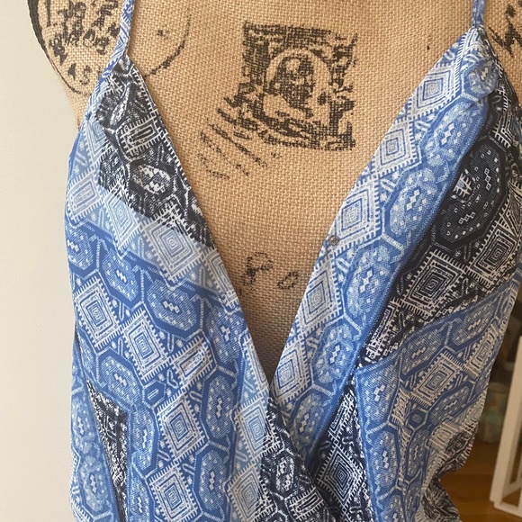 Heartloom Cora Top in Azura - Size Medium - Picture 2 of 5